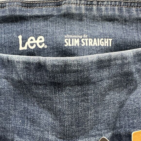 LEE Slimming Fit Slim Straight Pull On Jeans Womens 20W Dark Wash Denim NWT - Picture 3 of 16